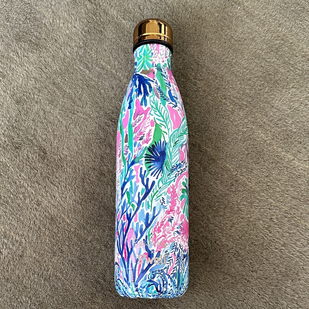 Lilly Pulitzer Swell Insulated Water Bottle with Gold Cap
